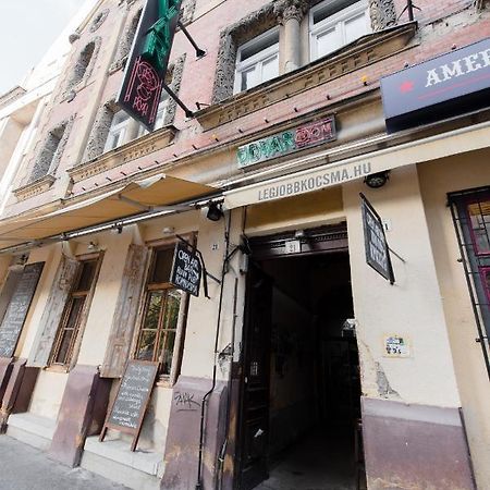 Budapest Party Hostel At Udvarom Exterior photo