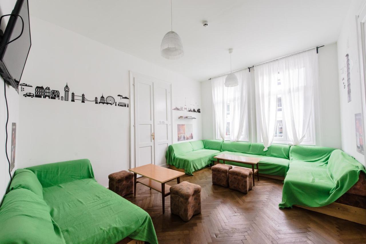 Budapest Party Hostel At Udvarom Exterior photo