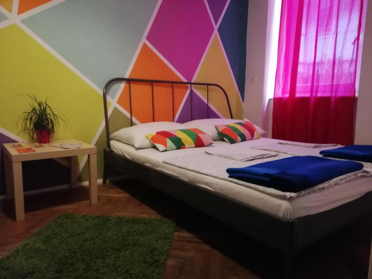 Budapest Party Hostel At Udvarom Exterior photo