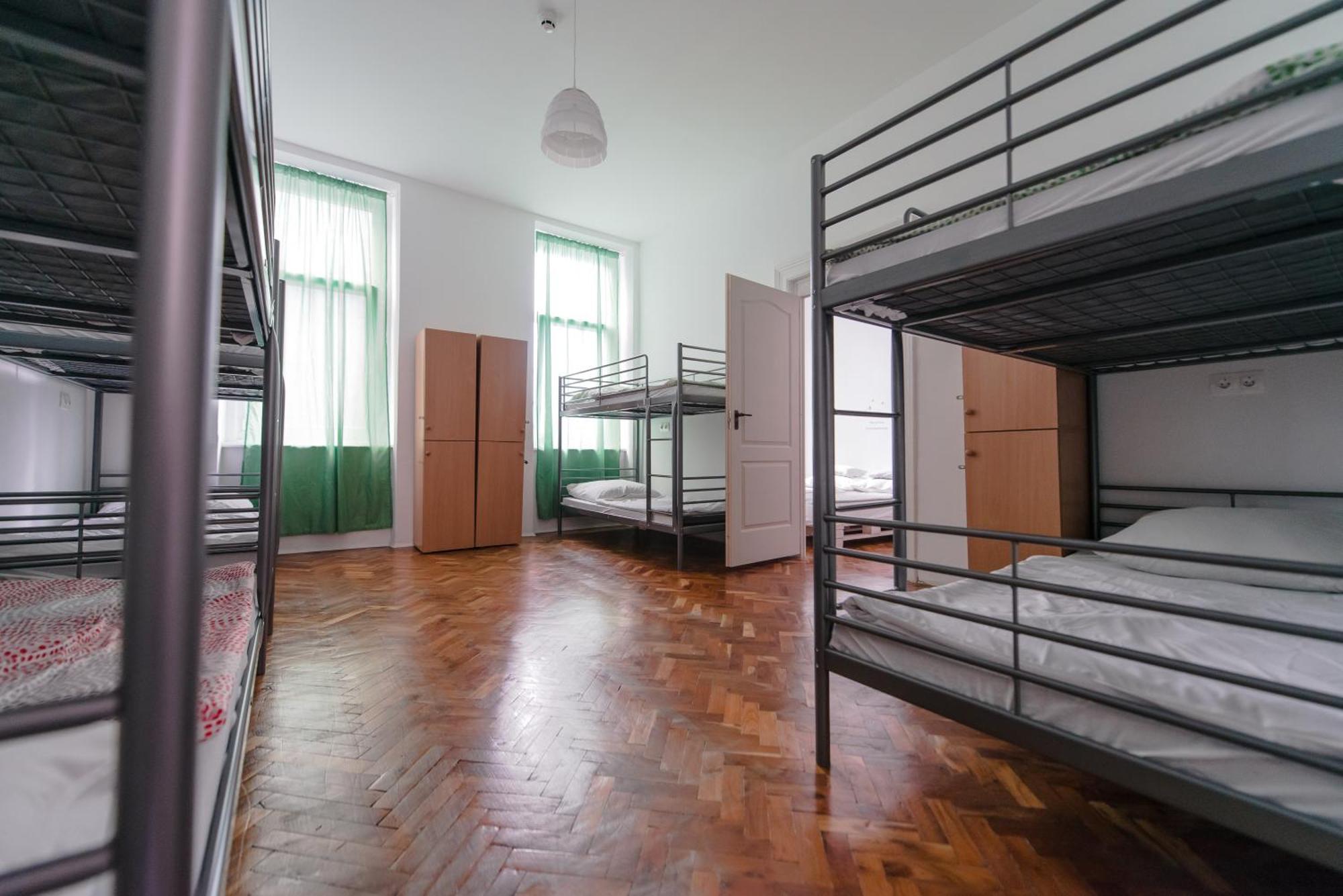 Budapest Party Hostel At Udvarom Room photo